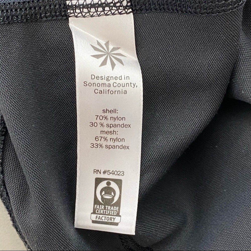 Athleta Crocodile Stealth TruCool Capri Skulptek Medium - Picture 7 of 14
